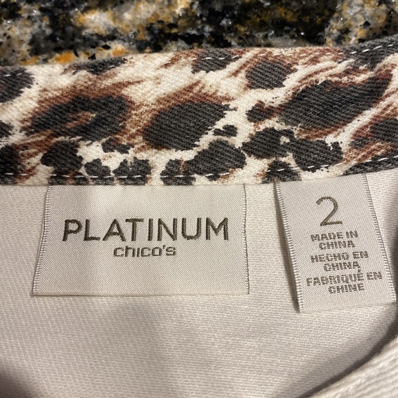 D Chicos white long sleeve zipper regular size denim jacket 2 - Picture 4 of 5